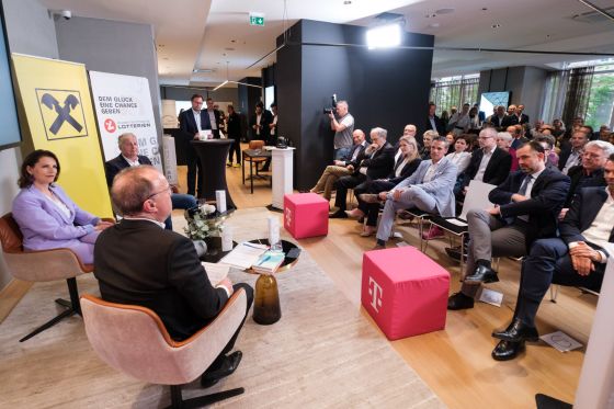 Business Talk mit Karoline Edtstadler und Gerhard Zeiler, am 08. April 2024 063 © Hans Leitner - Photography